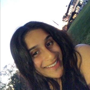 Meet your Posher, Kayla